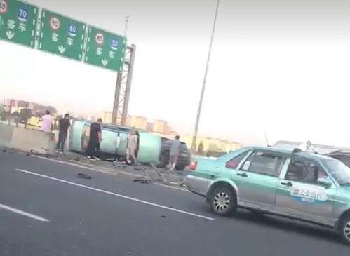 国产车撞水泥墩事故视频,惊心动魄瞬间回顾